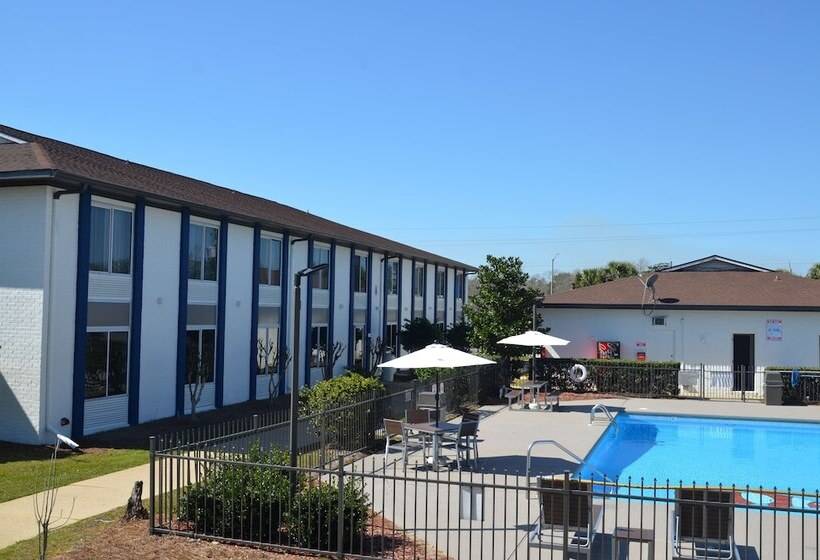 מוטל Americas Best Value Inn & Suites Foley