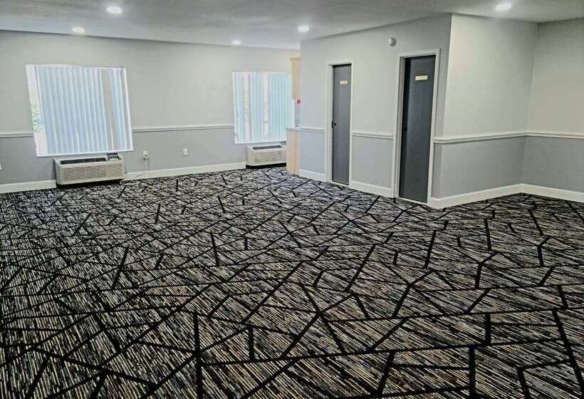 מוטל Americas Best Value Inn & Suites Foley