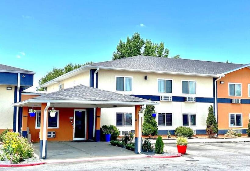 فندق على الطريق Express Inn Parsons