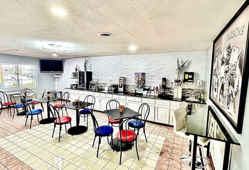 فندق على الطريق Express Inn Parsons