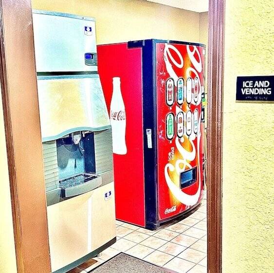 فندق على الطريق Express Inn Parsons