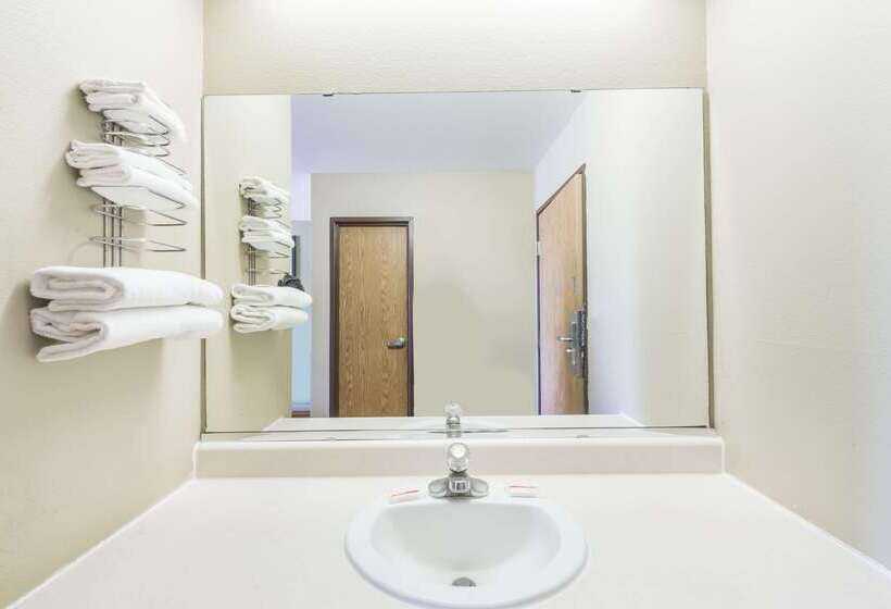 فندق على الطريق Super 8 By Wyndham Independence Ks