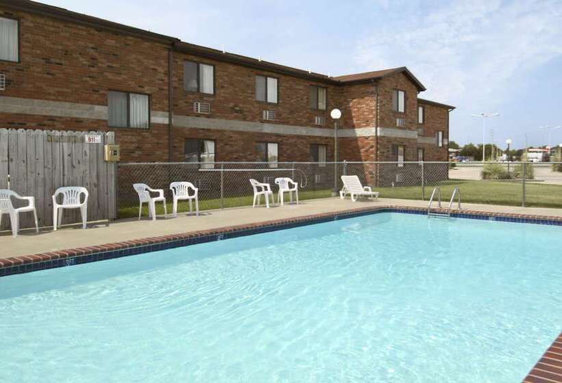 모텔 Super 8 By Wyndham Independence Ks