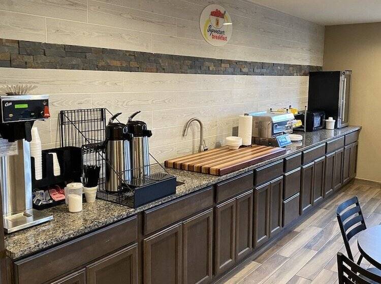 모텔 Super 8 By Wyndham Independence Ks