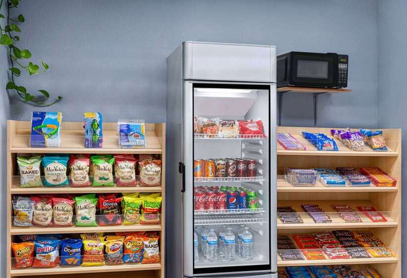 فندق على الطريق Super 8 By Wyndham Lenexa Overland Park Area/mall Area