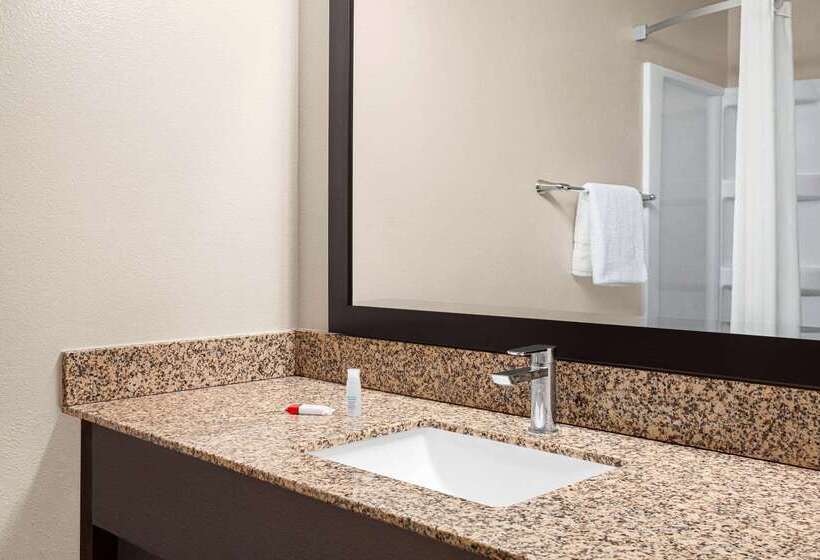 فندق على الطريق Super 8 By Wyndham Lenexa Overland Park Area/mall Area