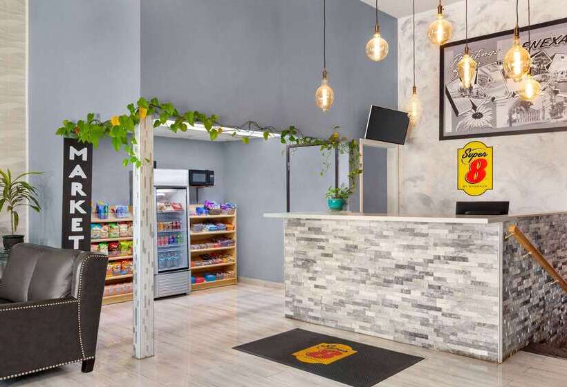 فندق على الطريق Super 8 By Wyndham Lenexa Overland Park Area/mall Area