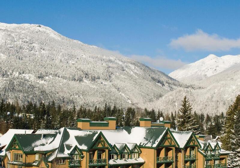 Pinnacle Hotel Whistler