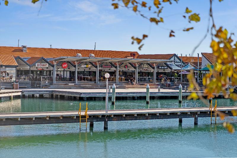 리조트 Nautica Residences Hillarys