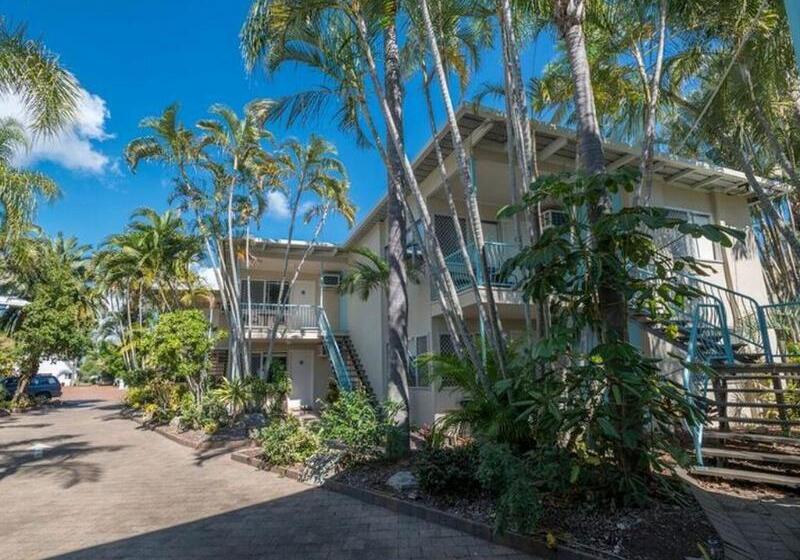 אתר נופש The Beach Motel Hervey Bay