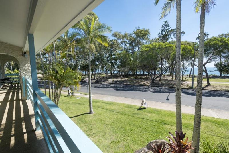 אתר נופש The Beach Motel Hervey Bay