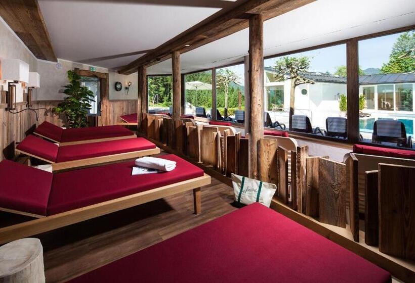 Alm  & Wellnesshotel Alpenhof