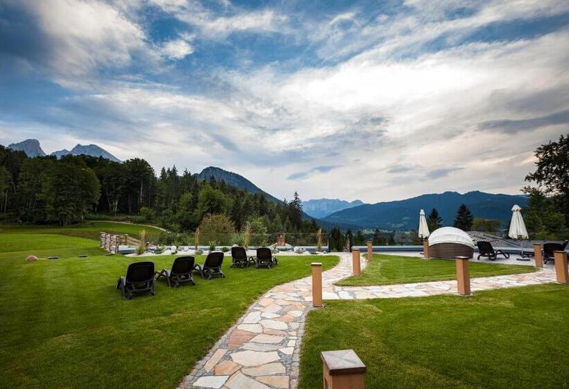 Alm  & Wellnesshotel Alpenhof