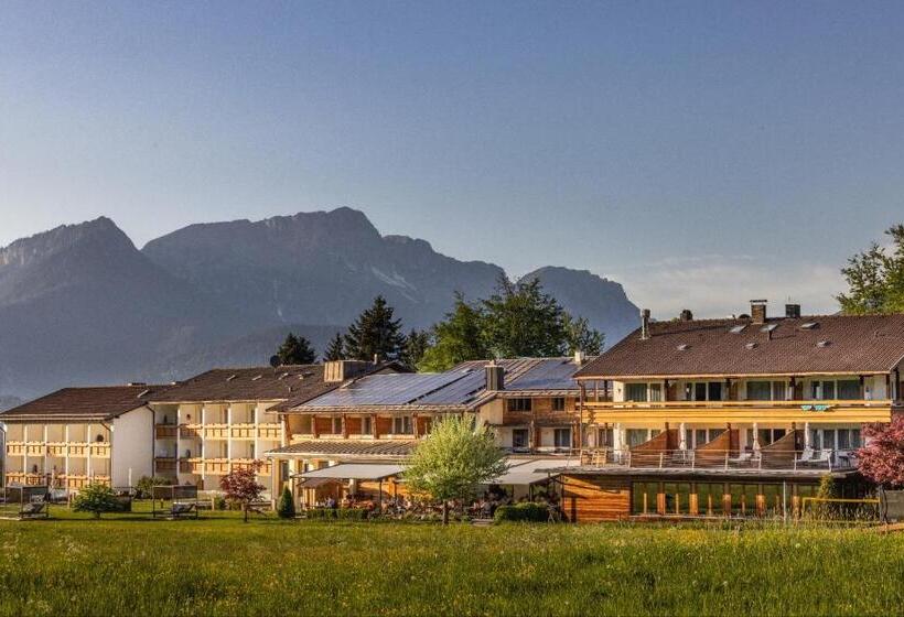Alm  & Wellnesshotel Alpenhof