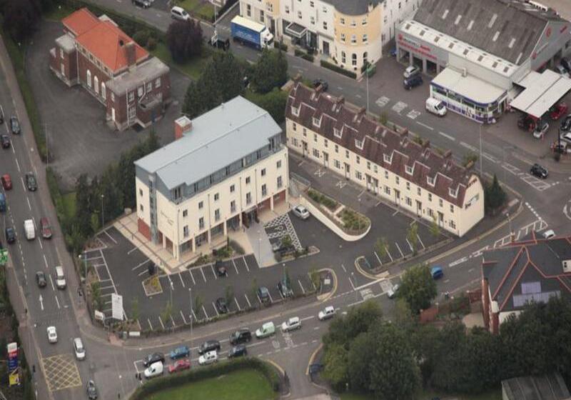 Belmore Court & Motel