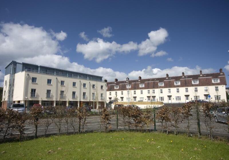 Belmore Court & Motel