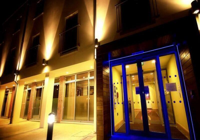 Belmore Court & Motel