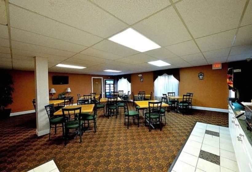 هتل Ambassador Inn And Suites