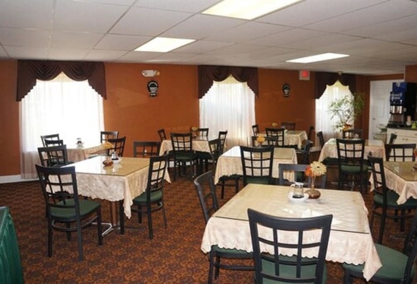 ホテル Ambassador Inn And Suites