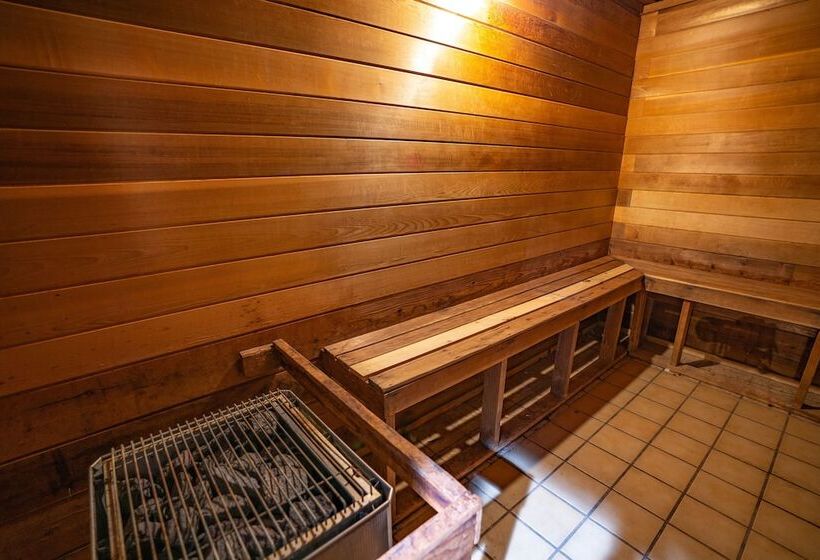 ホテル Ambassador Inn And Suites