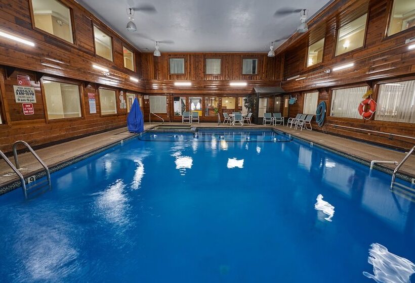 ホテル Ambassador Inn And Suites