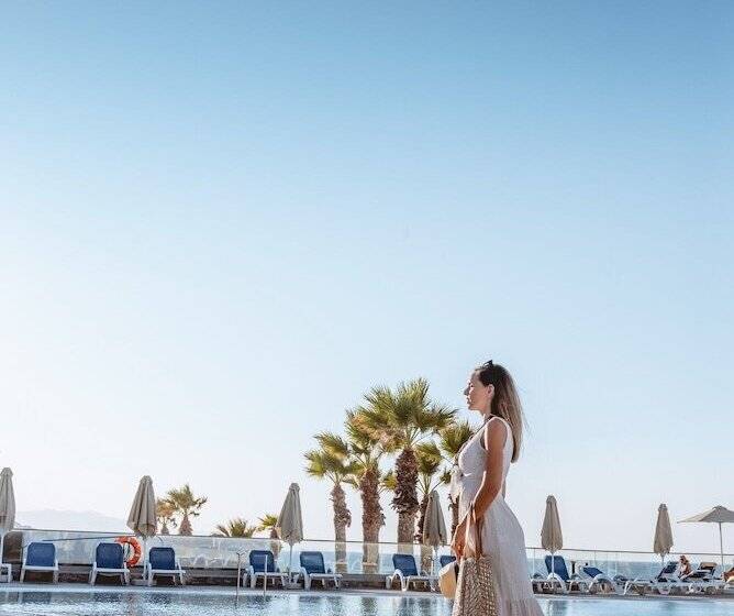 酒店 Arina Beach Resort