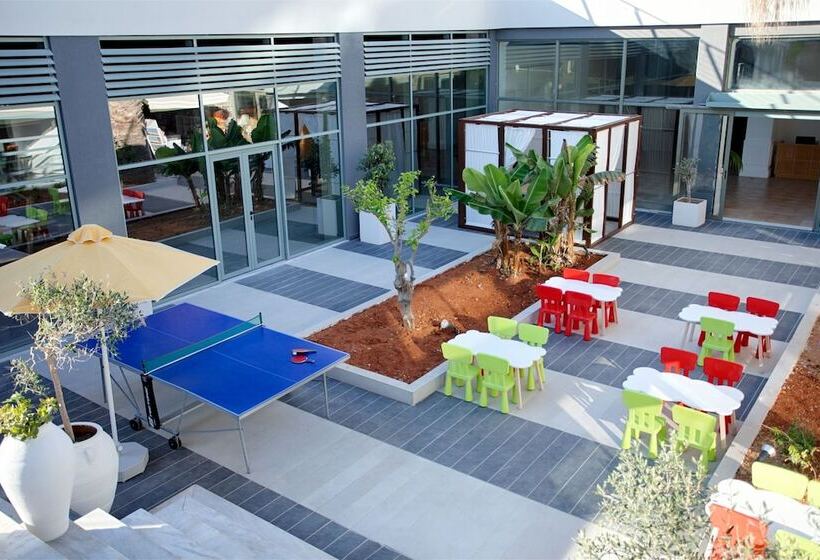 酒店 Arina Beach Resort