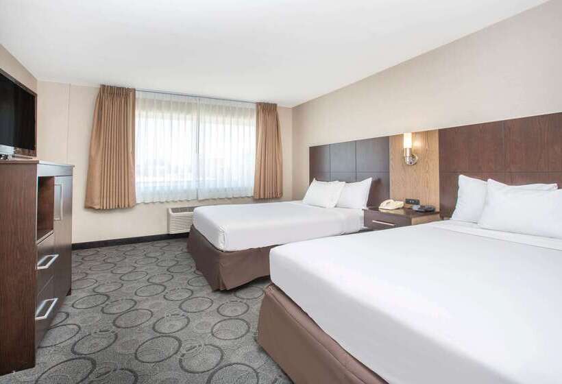 בית מלון כפרי Baymont By Wyndham San Diego Downtown