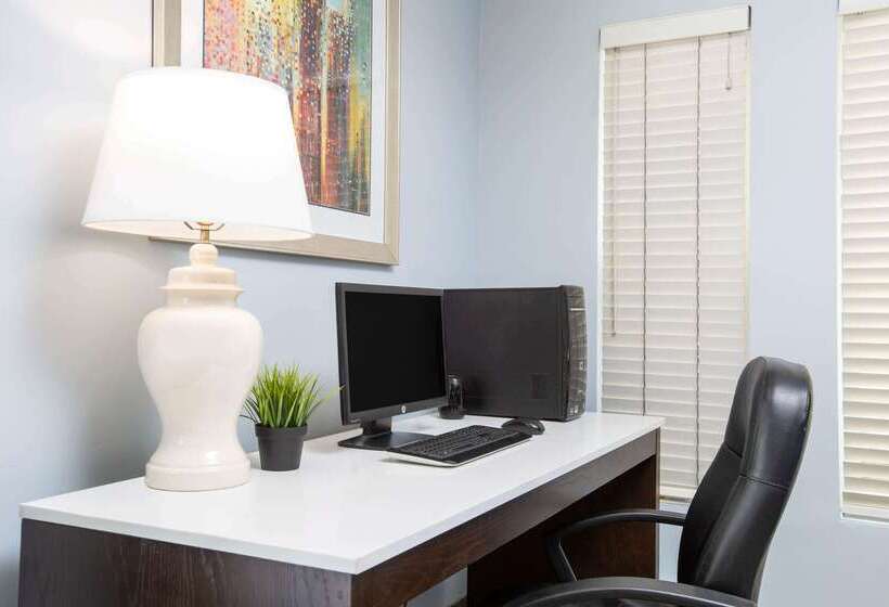 فندق Baymont By Wyndham San Diego Downtown