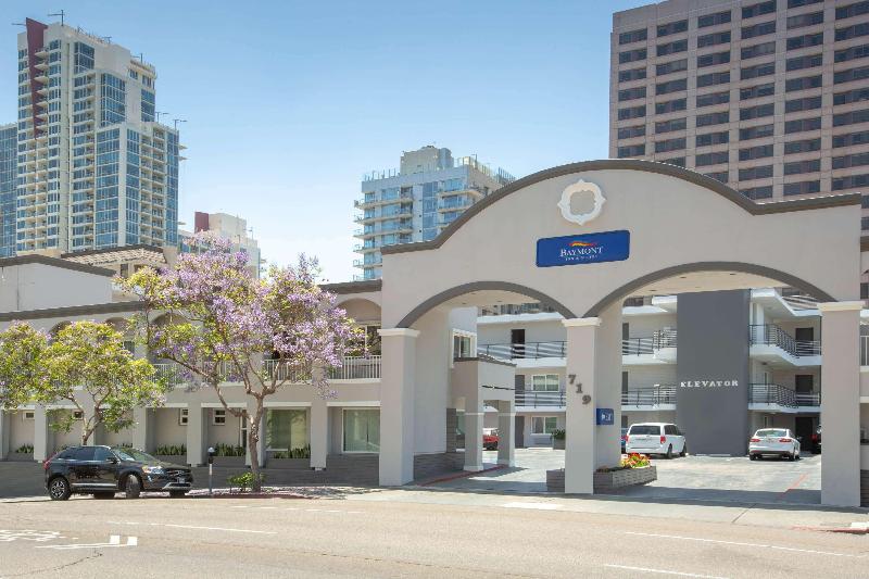 בית מלון כפרי Baymont By Wyndham San Diego Downtown