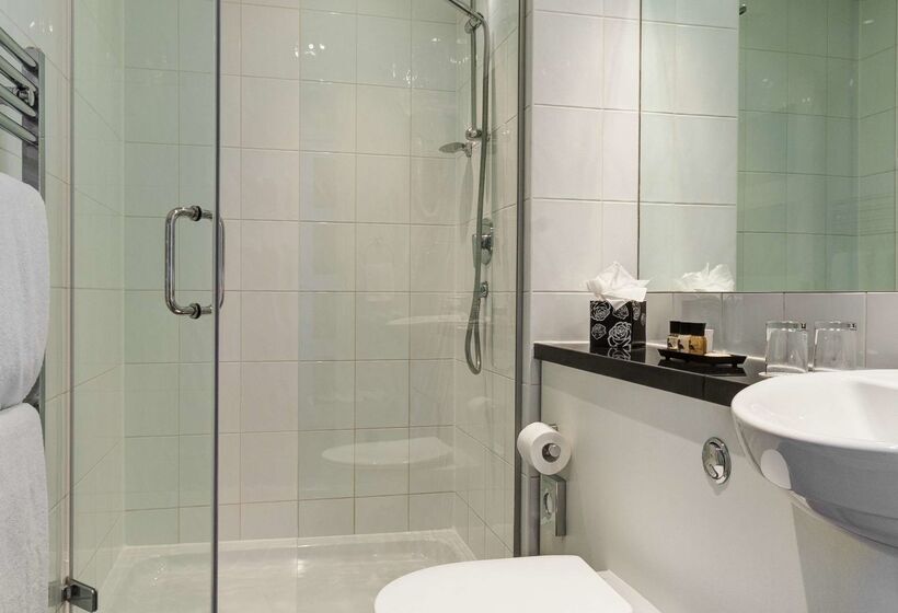 Отель Berjaya Eden Park London