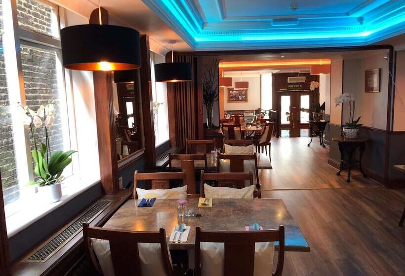 Отель Berjaya Eden Park London