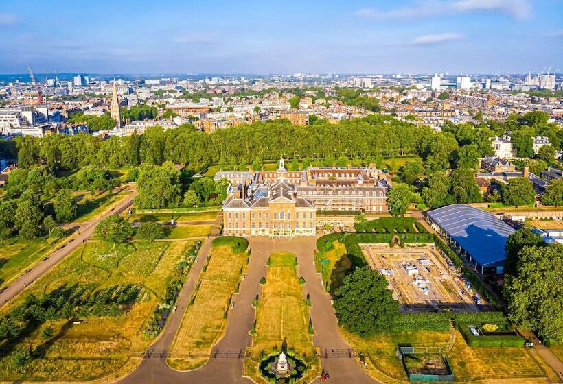 Отель Berjaya Eden Park London