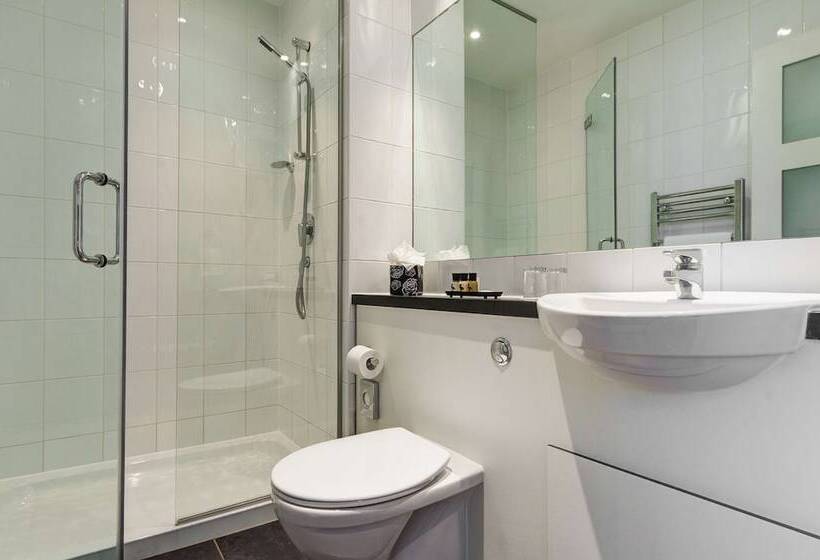 Отель Berjaya Eden Park London