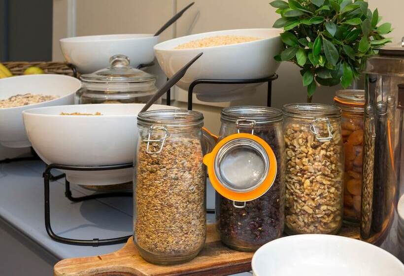 Bonnington Hotel & Leisure Centre