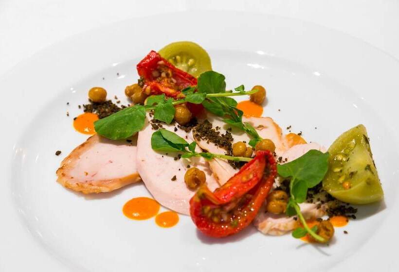 Bonnington Hotel & Leisure Centre