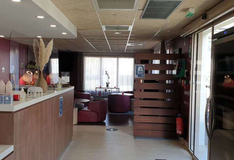 ホテル Campanile Besançon Nord Ecole Valentin