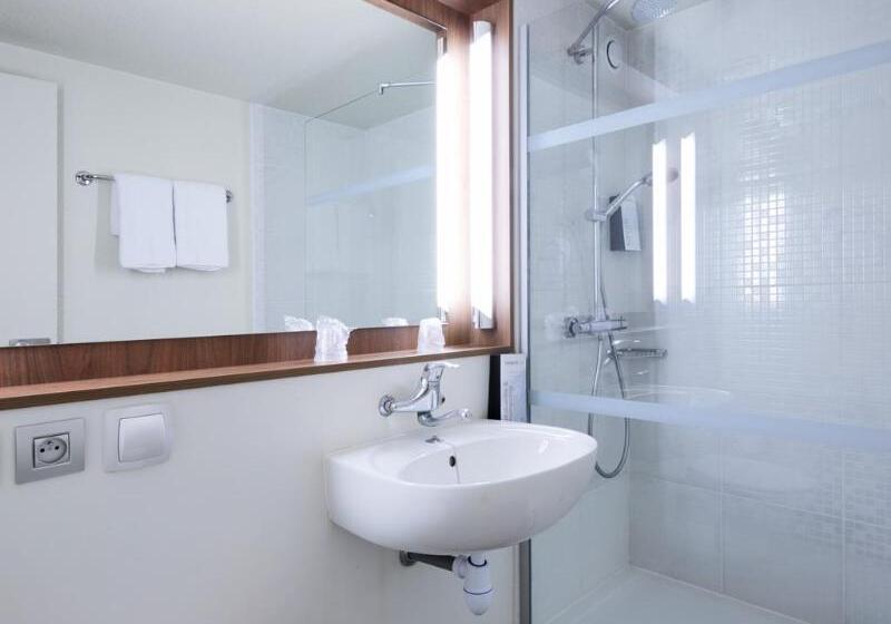 酒店 Campanile Cergy Pontoise