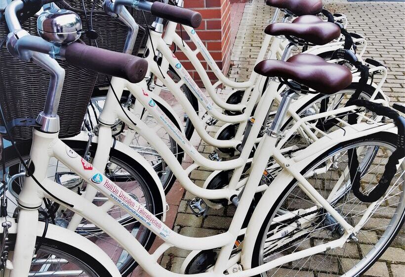 호텔 Courtyard By Marriott Dresden