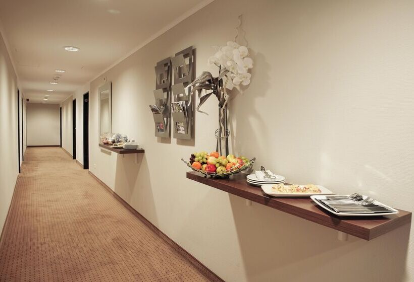 호텔 Courtyard By Marriott Dresden