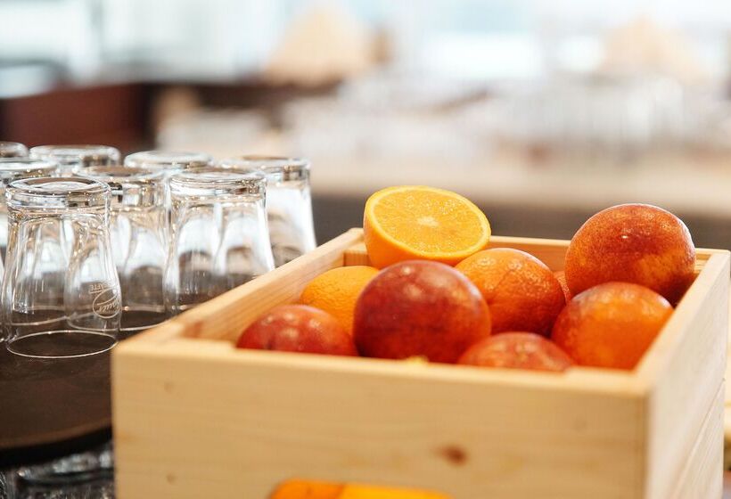 호텔 Courtyard By Marriott Dresden