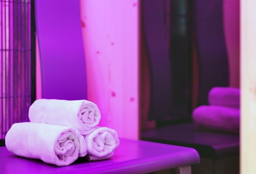 호텔 Courtyard By Marriott Dresden