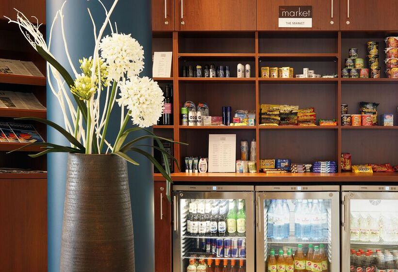 호텔 Courtyard By Marriott Dresden