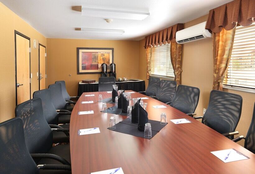 Crystal Inn Hotel & Suites   West Valley City