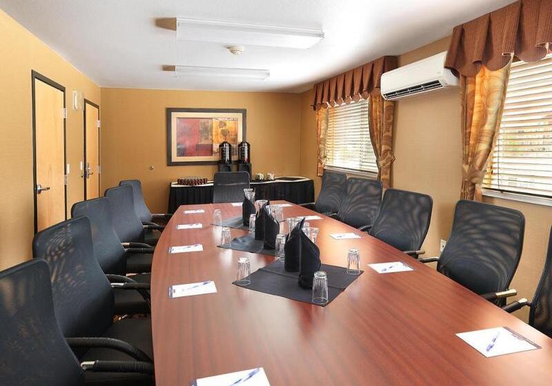 Crystal Inn Hotel & Suites   West Valley City