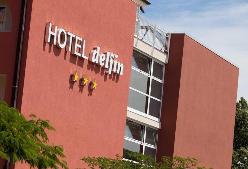 هتل Delfin