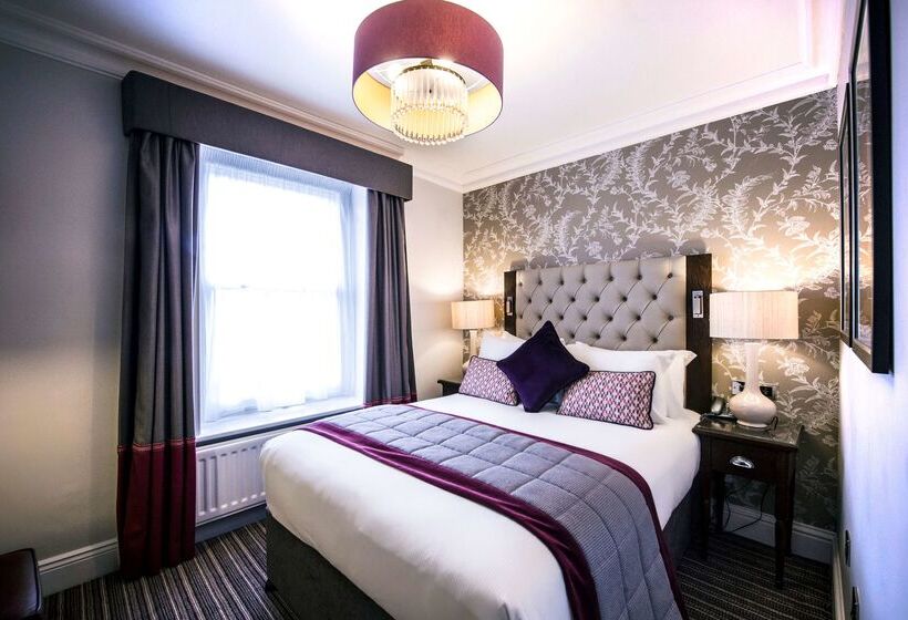 فندق Doubletree By Hilton Cheltenham Cotswolds