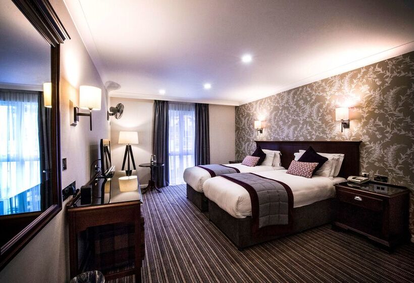 فندق Doubletree By Hilton Cheltenham Cotswolds