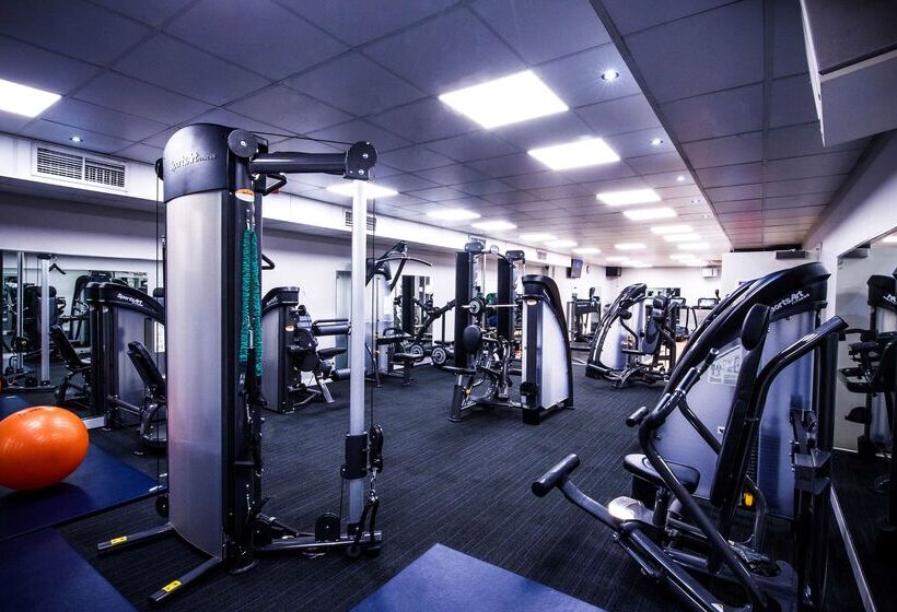 فندق Doubletree By Hilton Cheltenham Cotswolds