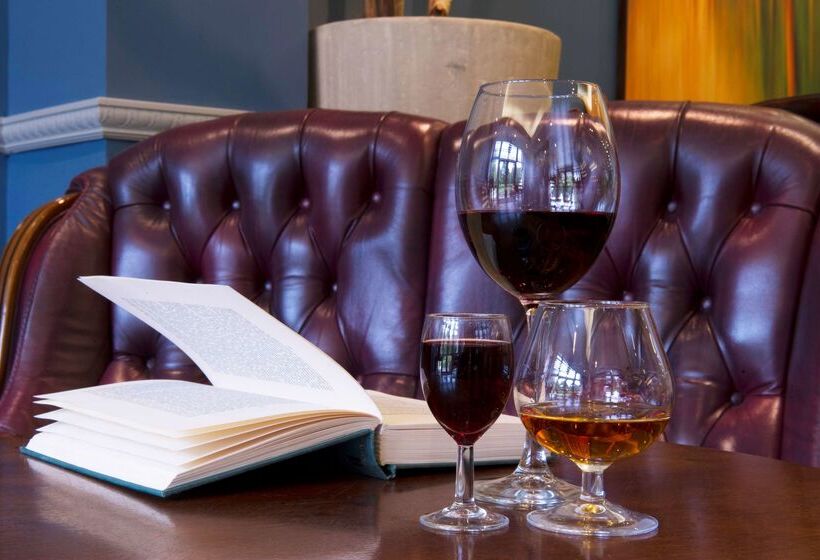 فندق Doubletree By Hilton Cheltenham Cotswolds